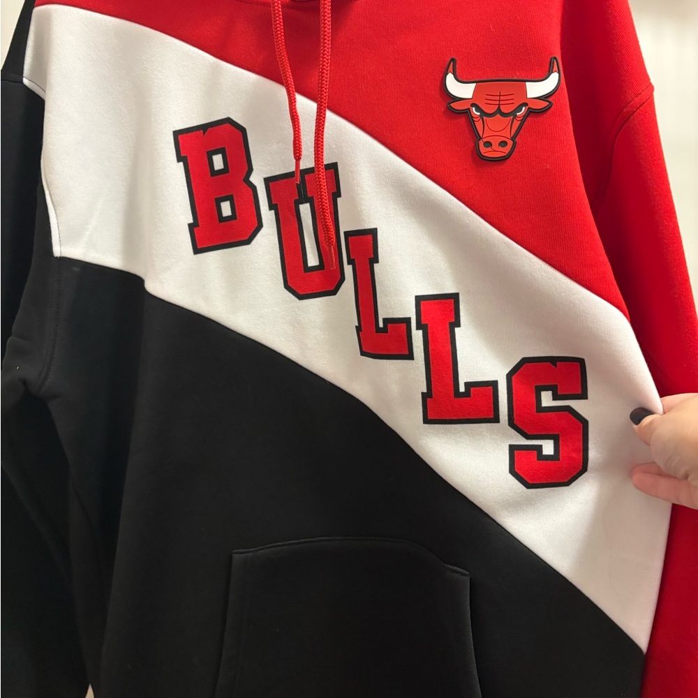 NWT NBA Chicago Bulls Red and Black Hoodie